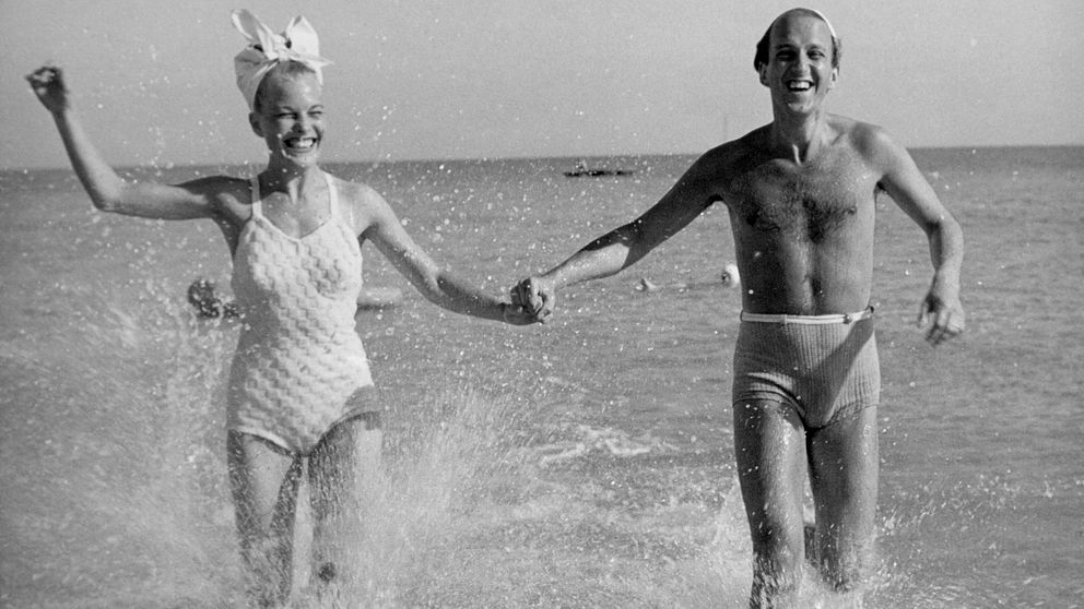 Mary Rapp och Hasse Funck firar sommar i Falsterbo 1949.