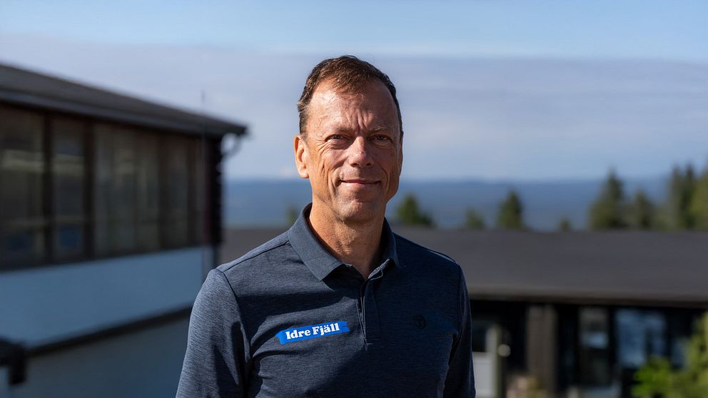 Christer Svärd, tidigare vd för Idre fjäll, står i en mörkblå piké tröja