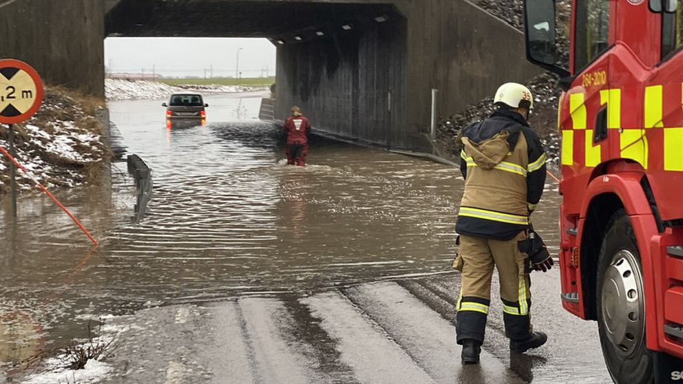 Bild på bilen som är under vatten