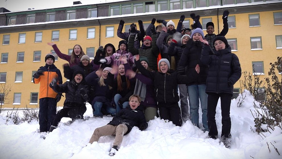 6A på Innovitaskolan i Östersund under inspelningen av ”Veckans Klass” till SVTs Lilla Aktuellt