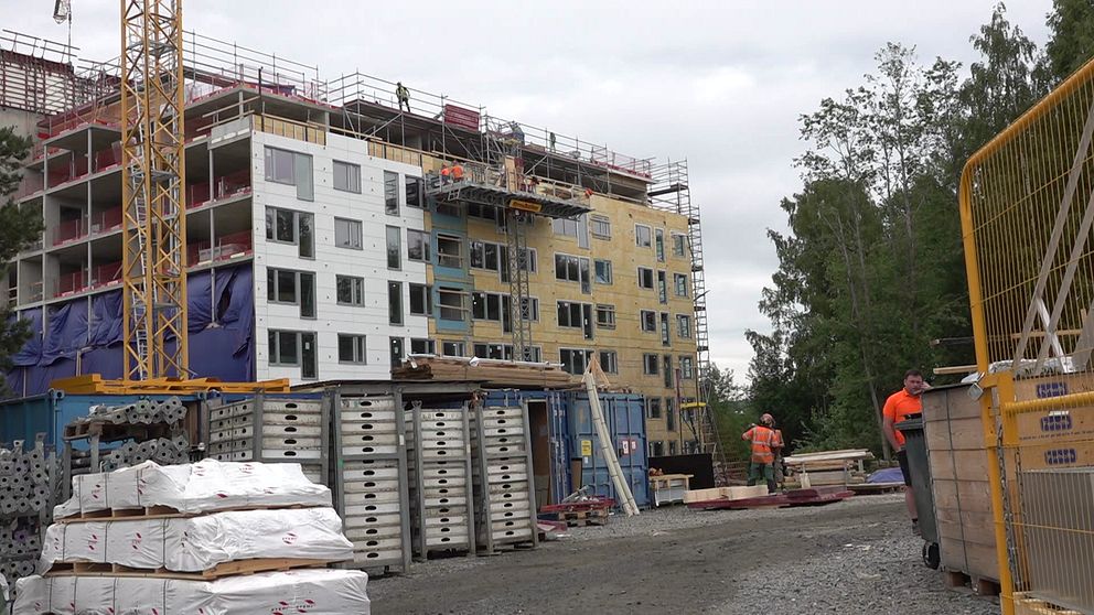Bostadsrätter för sju miljoner kronor säljer som smör på den överhettade bostadsmarknaden i Skellefteå.