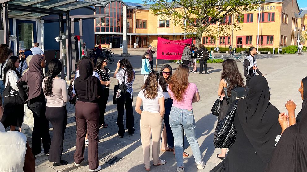 Studenter protesterar på campus