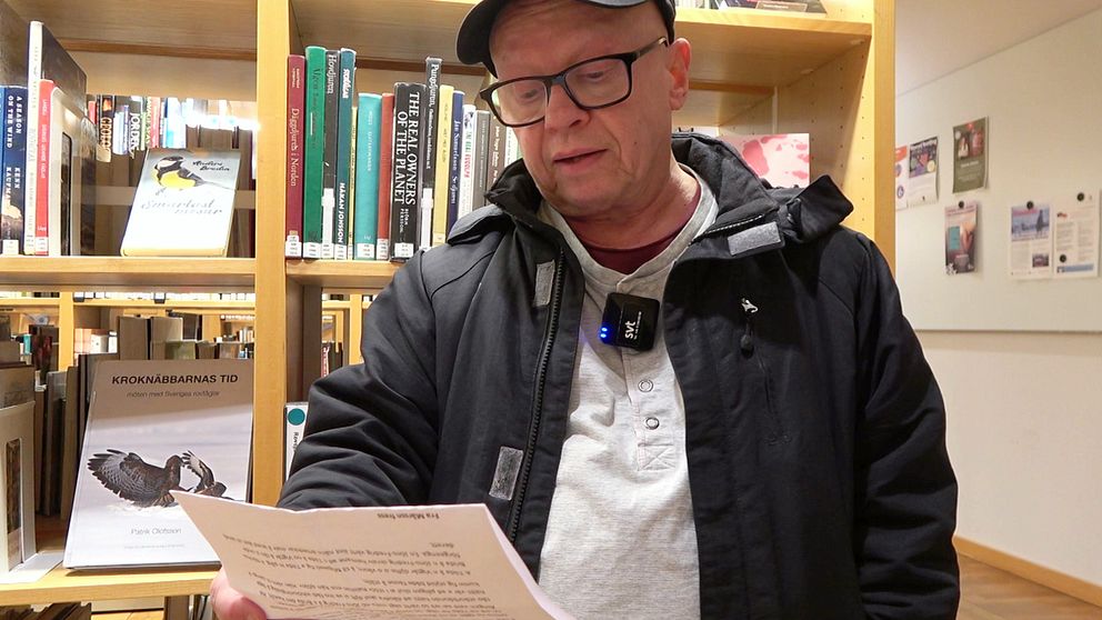 Niklas Nilsson läser på överkaliska.