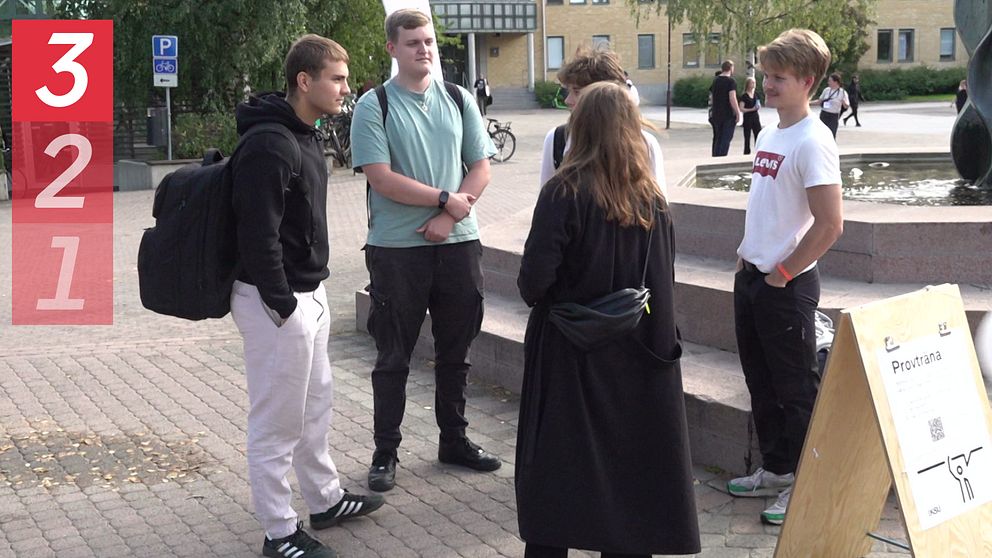 Studenter på campus i Umeå.