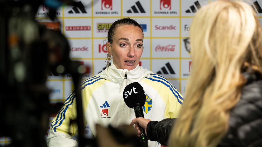 Kosovare Asllani intervjuas.