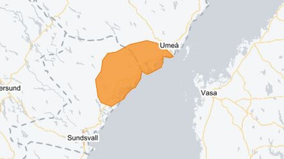 Karta som visar ett område i norra Sverige, markerat med orange, som sträcker sig över Umeå och närliggande regioner. Området är inramat av sjöar och vägar, och närliggande städer som Sundsvall och Vasa är synliga i bakgrunden.