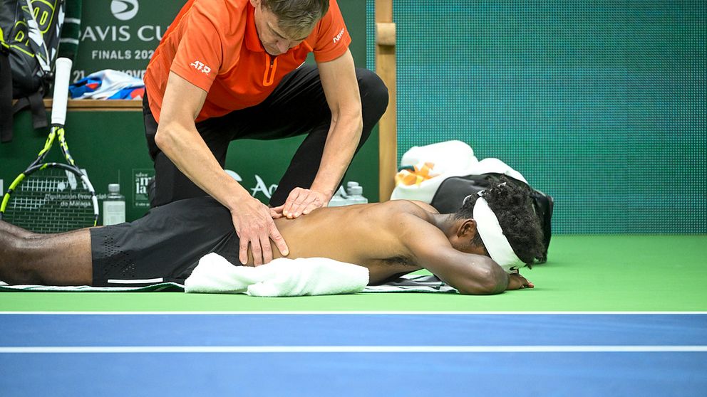 Elias Ymer tvingas bryta