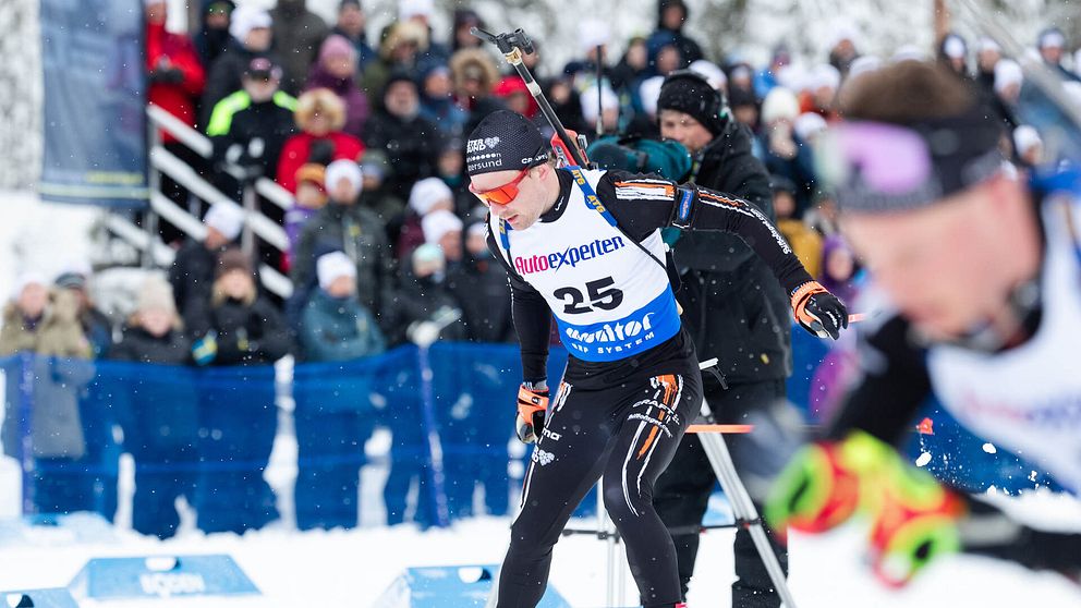 Jesper Nelin på SM i skidskytte.