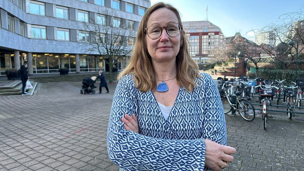 Kommunalråd för skola och fritid Sara Wettergren (L) framför stadshuset i Malmö.