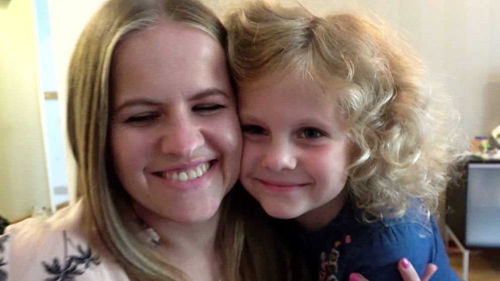 Bild på Zoriana och hennes dotter Anna.