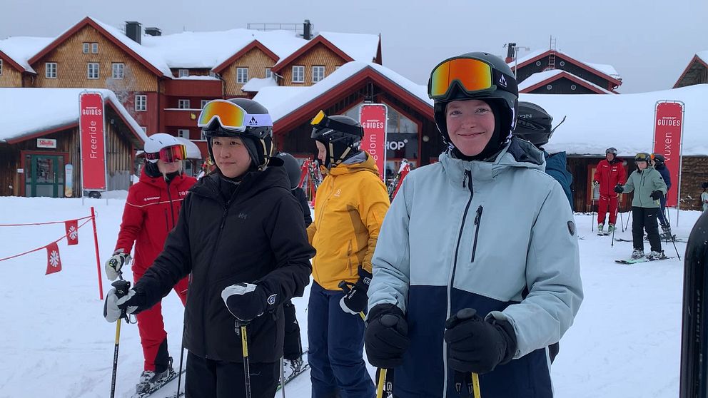 Danska turister åker skidor i Vemdalen