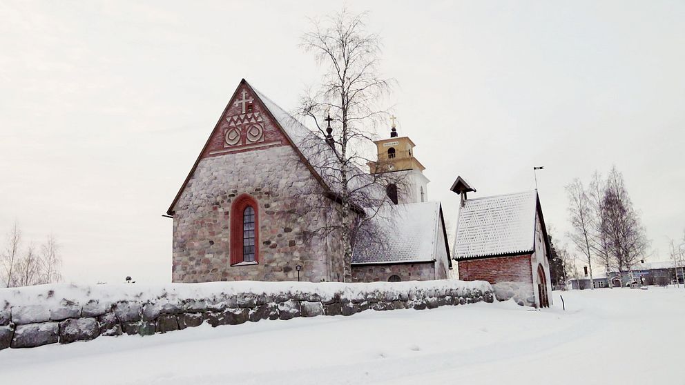 Vy över kyrkan i världsarvet Kyrkbyn, där 1800 bostadsbaracker kan placeras.