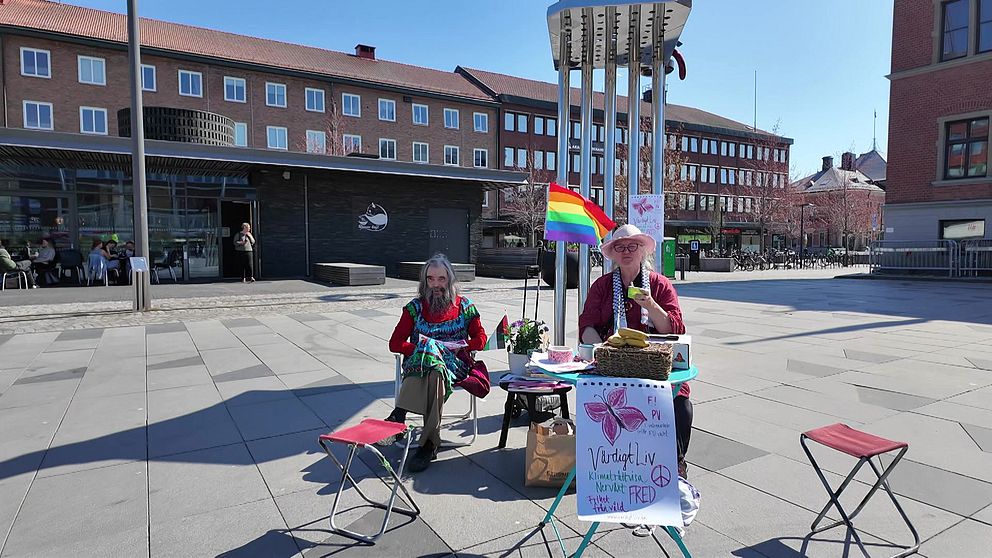 FI:s valstuga på torget i Umeå är minimal