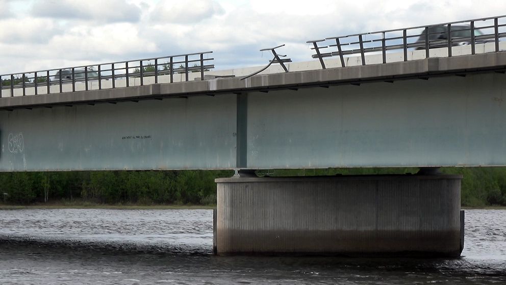 Trasiga bron i Piteå.