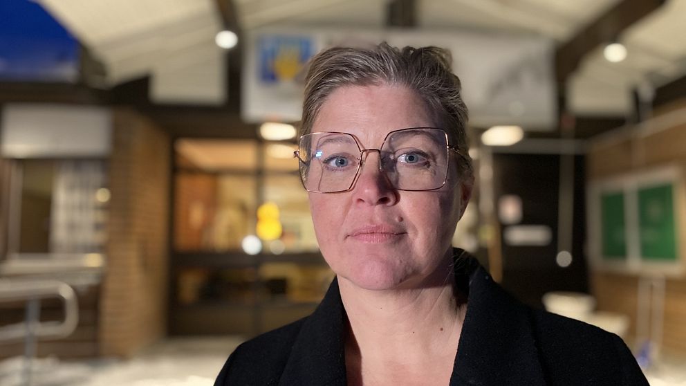 Therese Kärngard (Socialdemokraterna), kommunalråd i Bergs kommun, i glasögon och blont hår i hästsvans