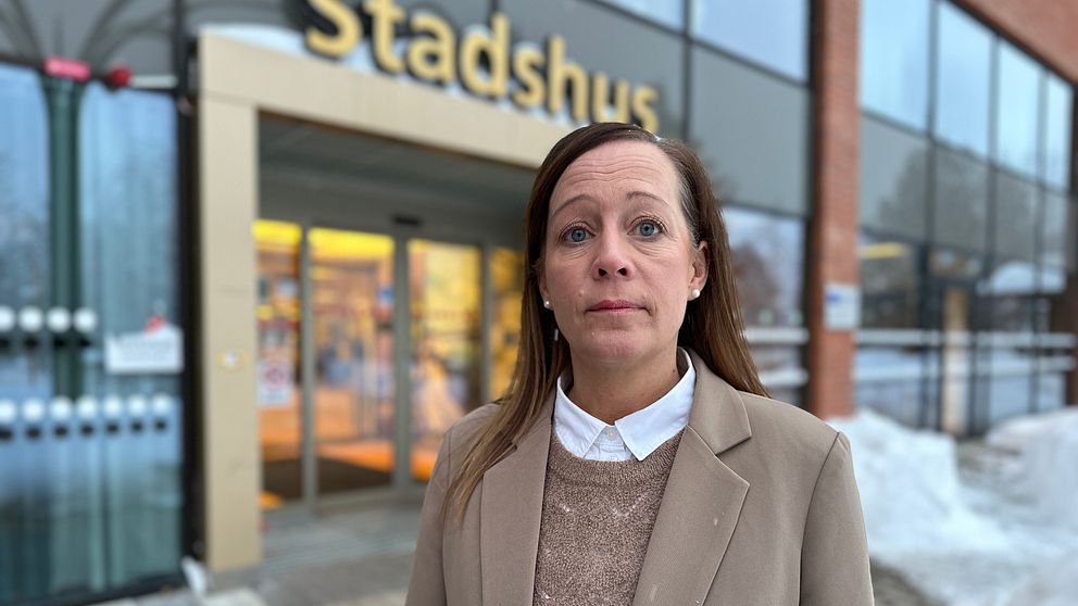 Linda Dehlin framför Skellefteå kommun