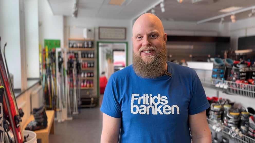 Johannes Lindberg på Fritidsbanken i Skellefteå om vad som lånas ut inför påskledigheten