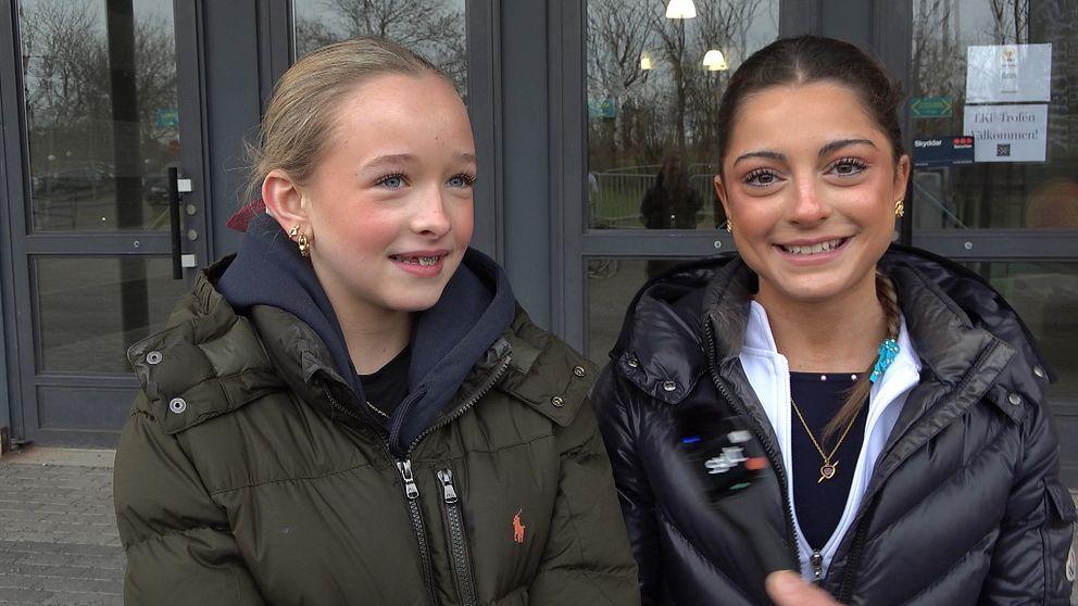 Konståkarna Emma Larsson och Elif Nasirova