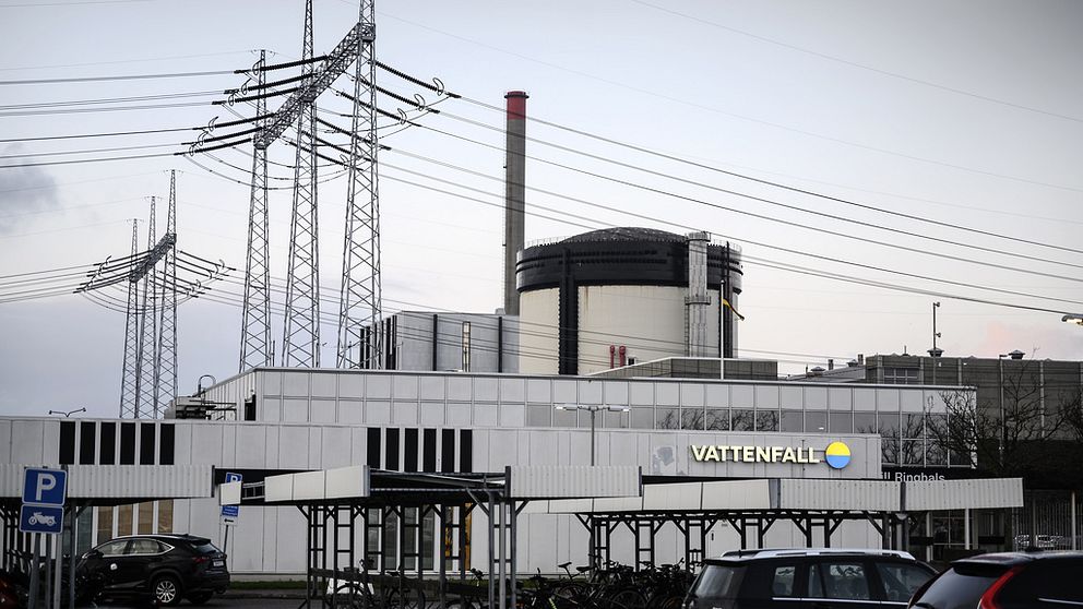 Ringhals kärnkraftverk exteriör, skylt Vattenfall på byggnaden