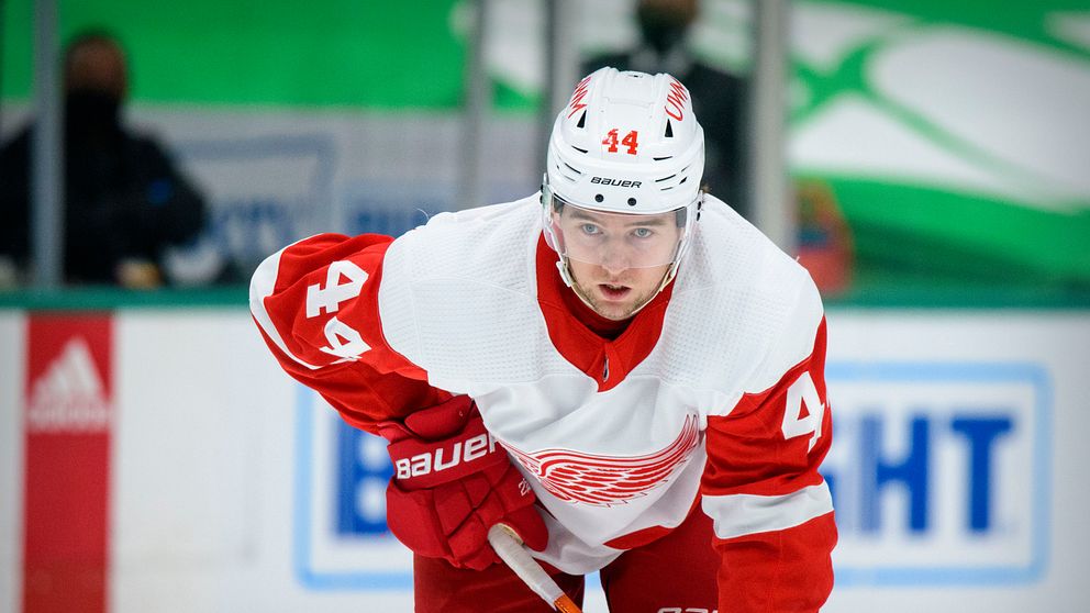 Christian Djoos i Detroit Red Wings dräkt 2021.