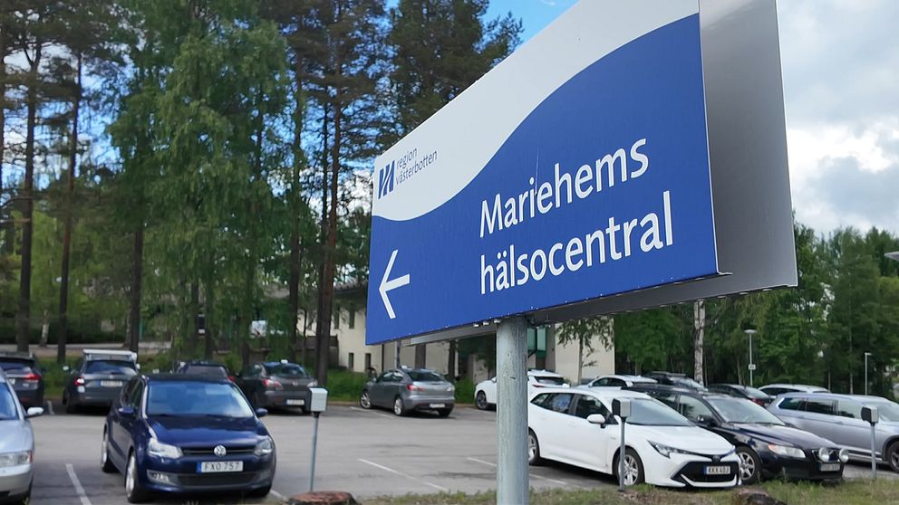 Skylt utanför Mariehems hälsocentral.