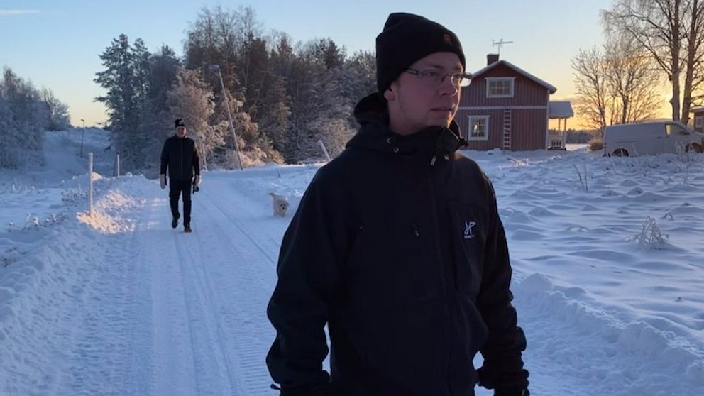 Hampus från Dorotea i vinterkläder utomhus på vintern.