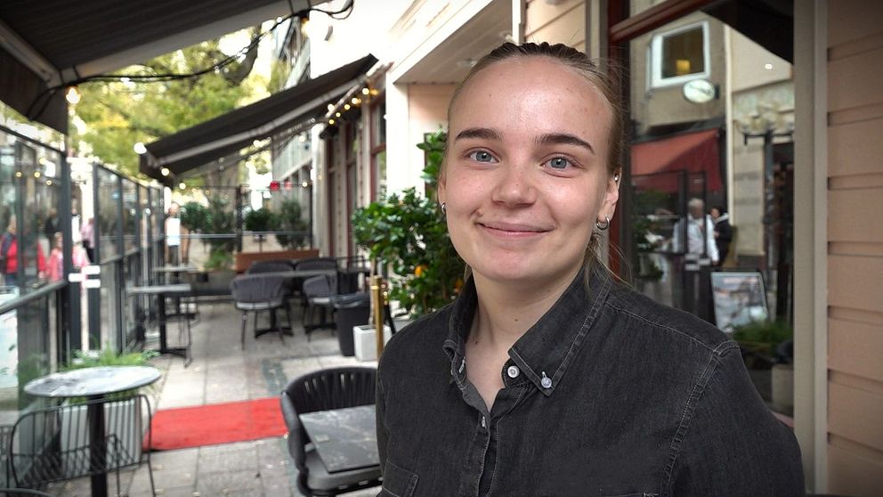Hanna Ulfsgård är glad att uteserveringarna i Östersund får vara öppna två månader längre varje år.