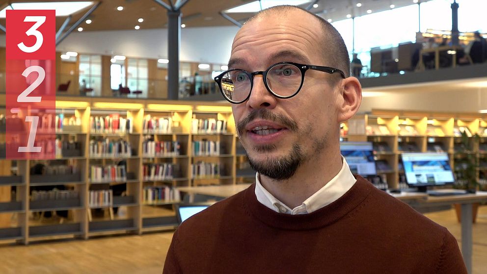 Bibliotekschefen på Karlstads universitet Jörg Pareigis berättar om hur studenterna får använda ai.