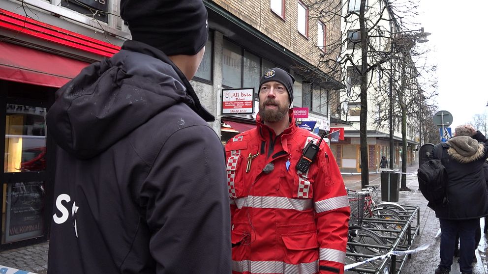 Brandingenjör Mattias Heidahl berättar hur man ska agera om det är rökfyllt i trapphuset i ett flerbostadshus.