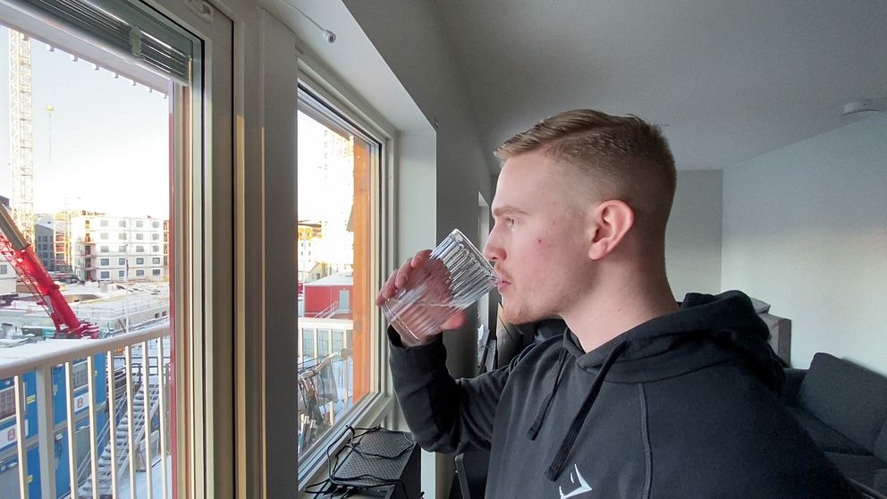 Oskar Berg, 20, med nyckel till sin första lya.