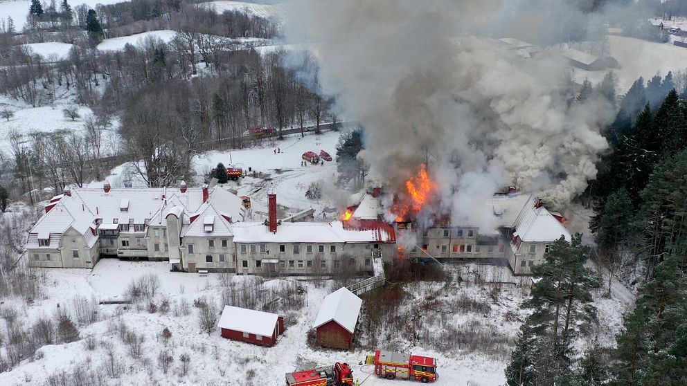 Brand i gamla sanatoriet i Rävlanda