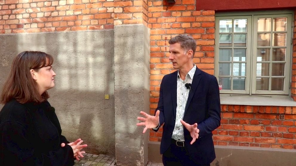 Martin Kruse, inköpschef på Arbetsförmedlingen, förklarar situationen med Yrkesakademins nedstängning.