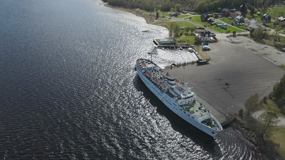 Fartyget Baltic Star ligger vid kaj i Lunde hamn.