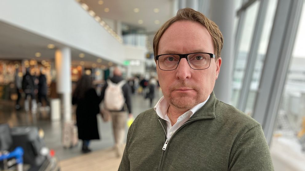Man på flygplats