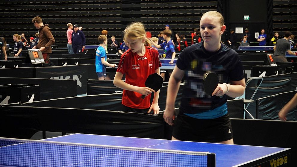 Elsa Persson från Lyckeby btk spelar bordtennis på Brinova arnea i Karlskrona under mini-SM.