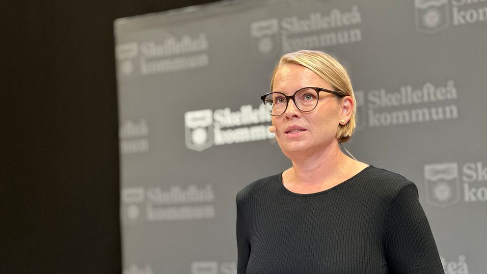 Kommunalrådet Evelina Fahlesson (S) presenterar förslag till budget