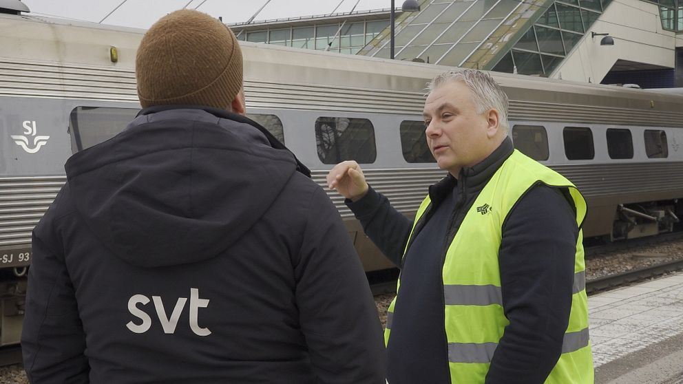 Lokföraren Mattias Kvarnström berättar hur det är att köra tåg förbi övergången i Örebro där dödsolyckan skedde
