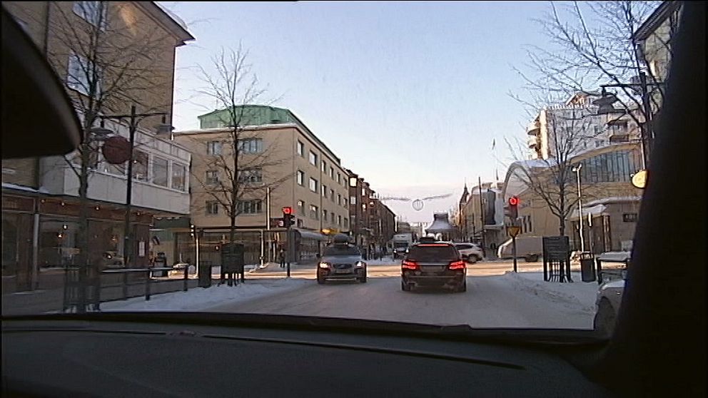 Vyn från en svarttaxibil i Luleå.