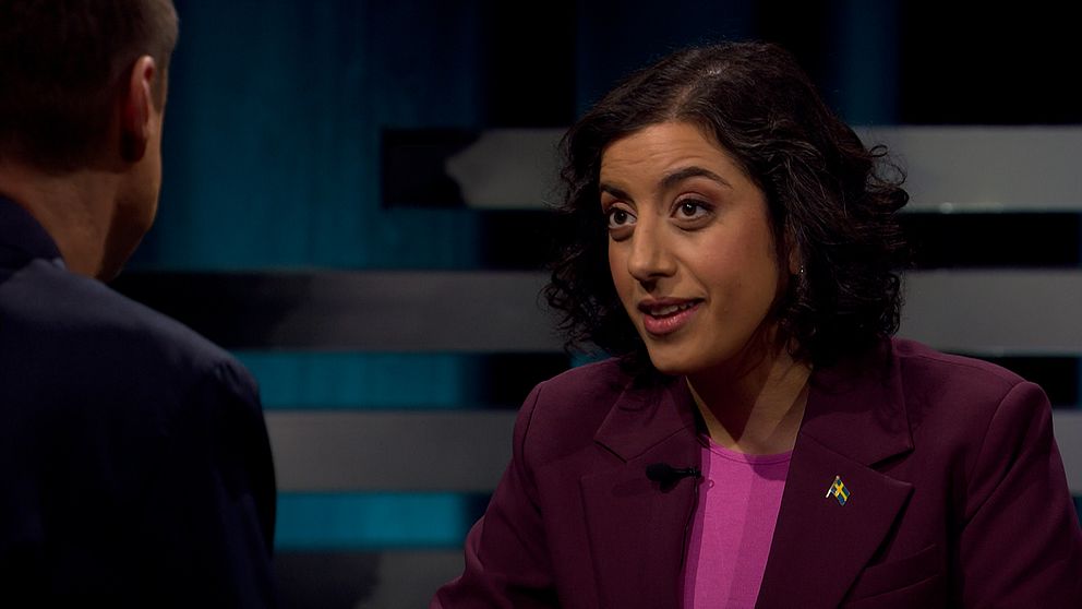 Simona Mohamsson (L) intervjuas i SVT Agenda-studio om regeringssamarbete med SD.