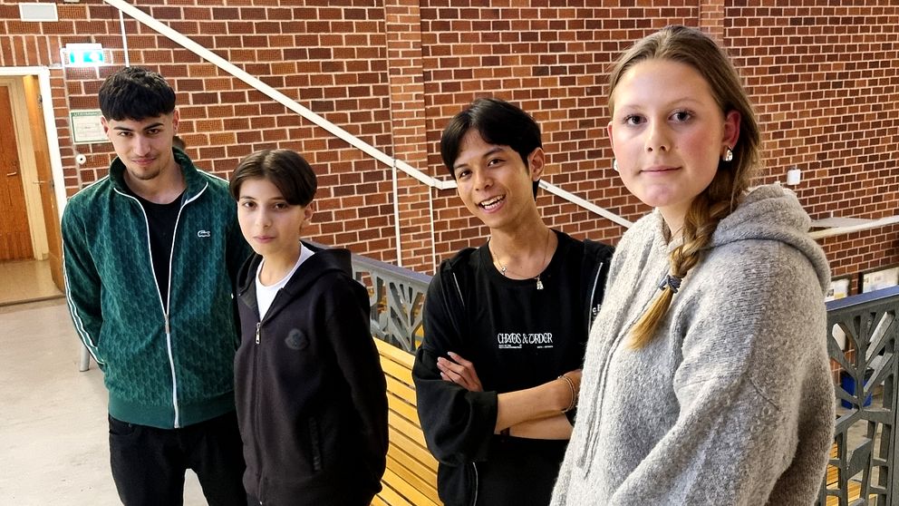 Alexander Yary, Khader Mohammad, Parinya Chaiyarod och Linnea Westholm, samtliga elever i årskurs nio på Ekebyskolan.