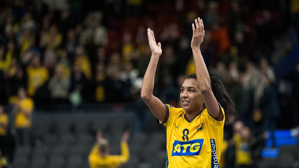Jamina Roberts jublar efter Sveriges seger i handbolls-VM.