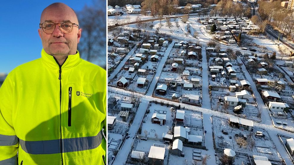 En delad bild med två sektioner. Den vänstra sektionen visar en person i en reflexjacka med gula och grå detaljer, som står utomhus i ett soligt väder. Den högra sektionen visar en fågelvy över ett snötäckt område med radhus och fritidshus, samt träd och bilar, som skapar en lugn vinterlandskap.