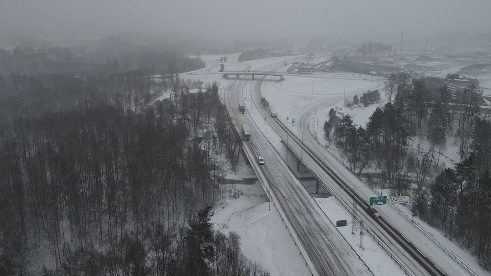 Riksväg 40 är avstängd