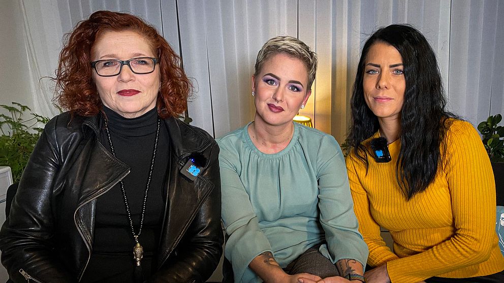 Tre kvinnor, Carolin Sönnerstam, Pernilla Rasmunsson och Sandra Thorsén, framför kameran. De berättar varför de är frivilligt barnlösa.