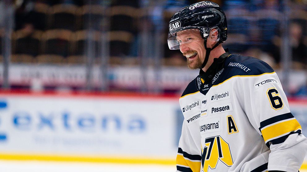 Anton Strålman har bytt yrkesbana och blivit fystränare för damfotbollslaget Skultorps IF