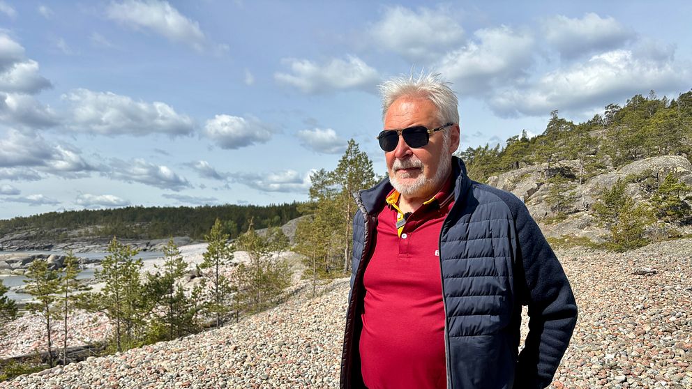 Se Johnny med familjen på ön 1996 | SVT Nyheter
