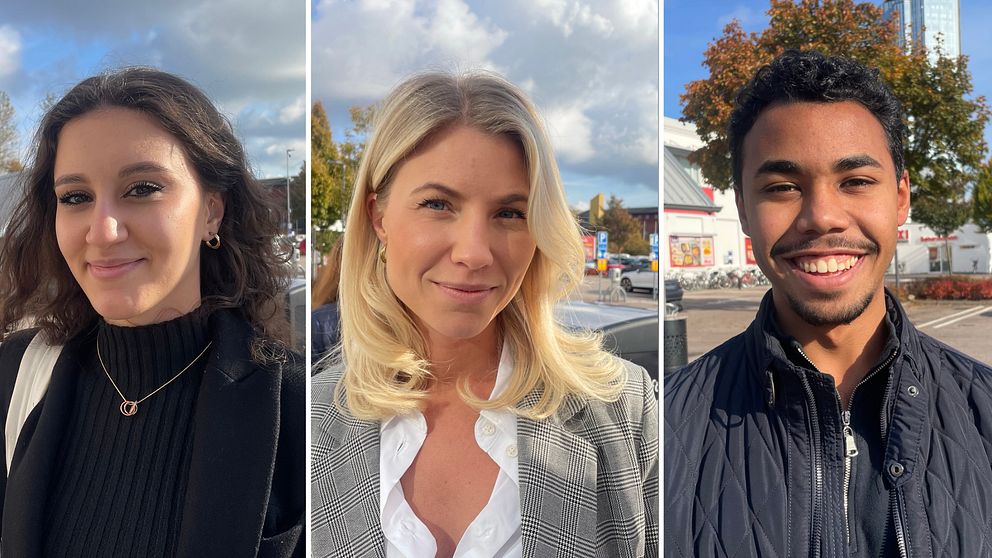 Tre personer poserar utomhus mot en bakgrund av en blå himmel med några moln. Den första personen har lockigt hår och bär en svart tröja med guldsmycken. Den andra personen har långt, blont hår och är klädd i en grå rutig blazer. Den tredje personen har mörkt hår och blackar en navy-blå jacka.