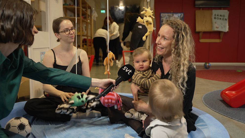 Småbarnsföräldrar med sina barn
