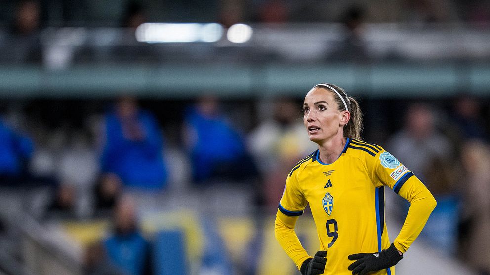 Kosovare Asllani under matchen mot Schweiz i Nations League.