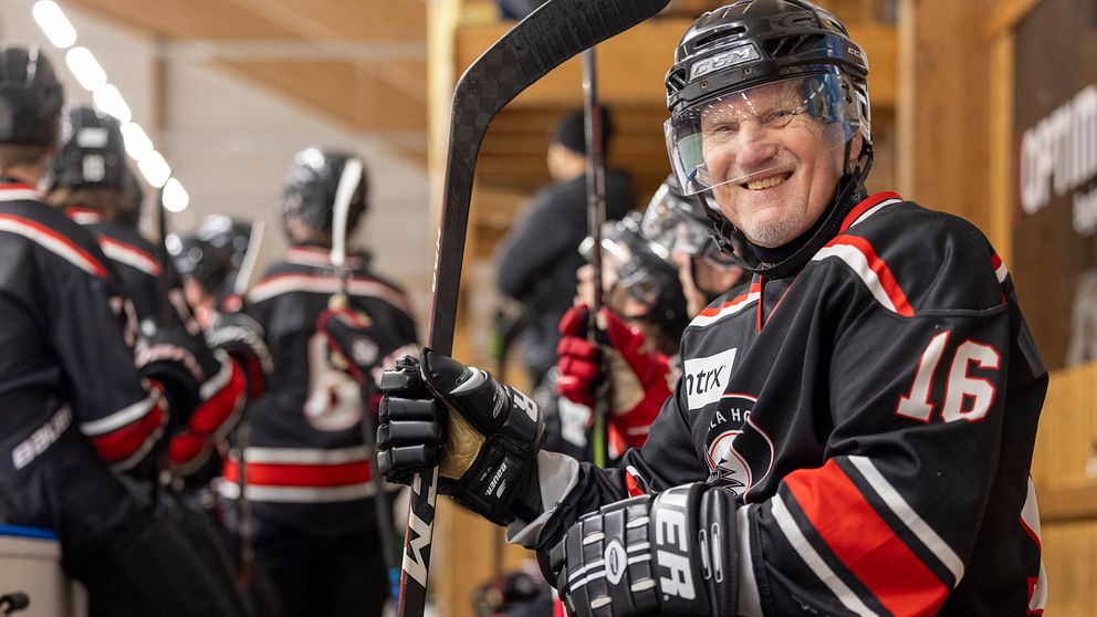 Reine Persson, Sveriges äldsta hockeyspelare